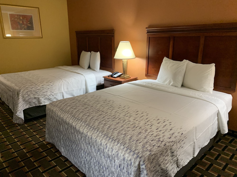 Hometown Inn Suites 14/51