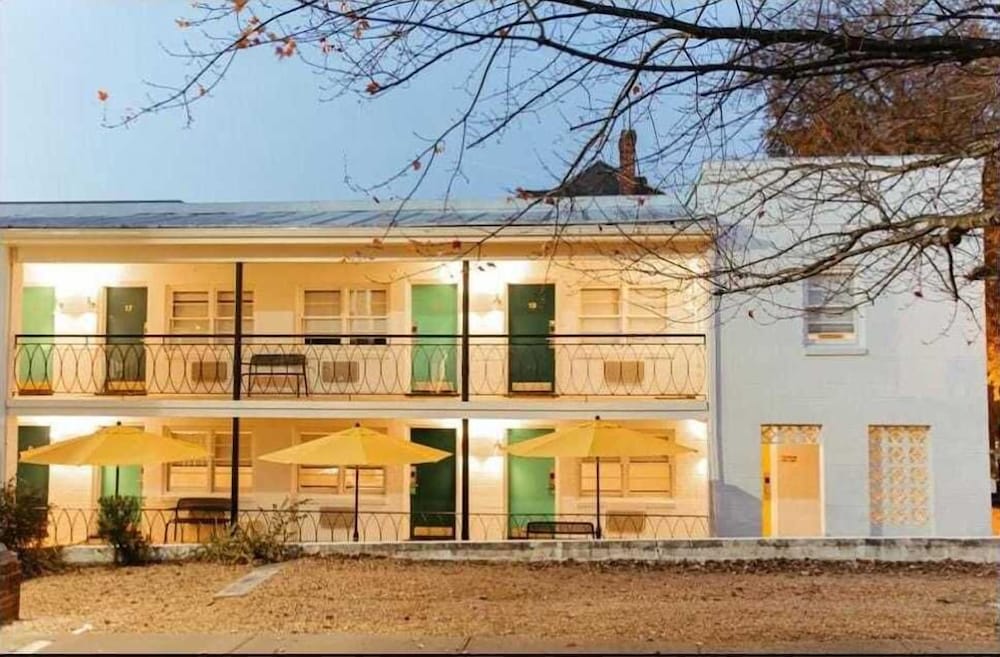 Little Mod Hotel 3/38