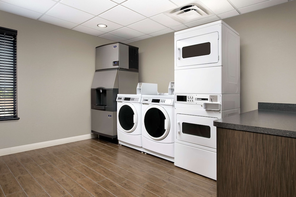 Hampton Inn & Suites Phoenix Tempe 11/42