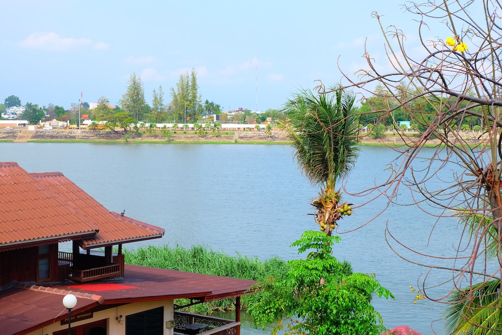Techno Riverview Resort 36/42