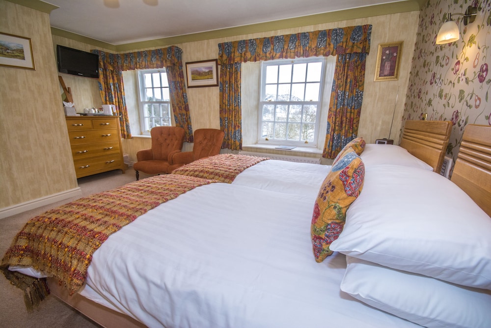 The Three Shires Inn 2/67