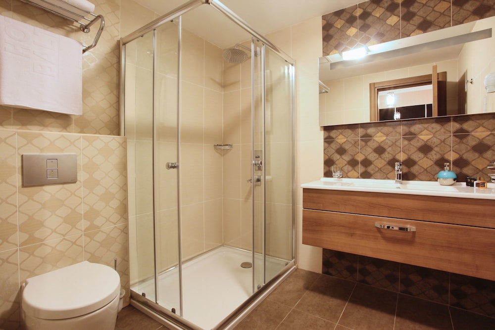 Grand, Suite, 1 Double and 3 Single Beds، Balturk House Hotel 6/7