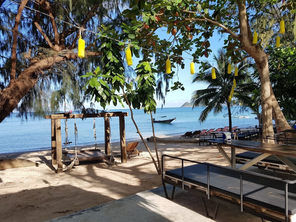 In Touch Resort 3/58