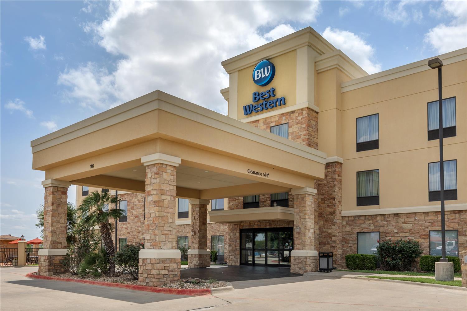 Best Western Bastrop Pines Inn 40/40