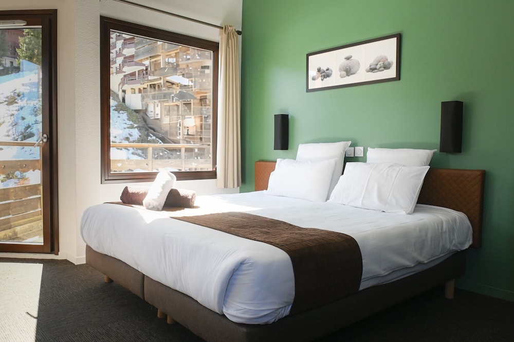 Room, Double Bed, Balcony