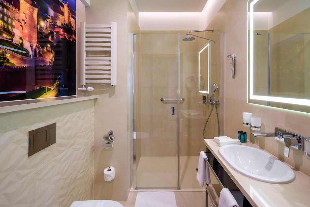 Sky Hotel Krakow 40/50