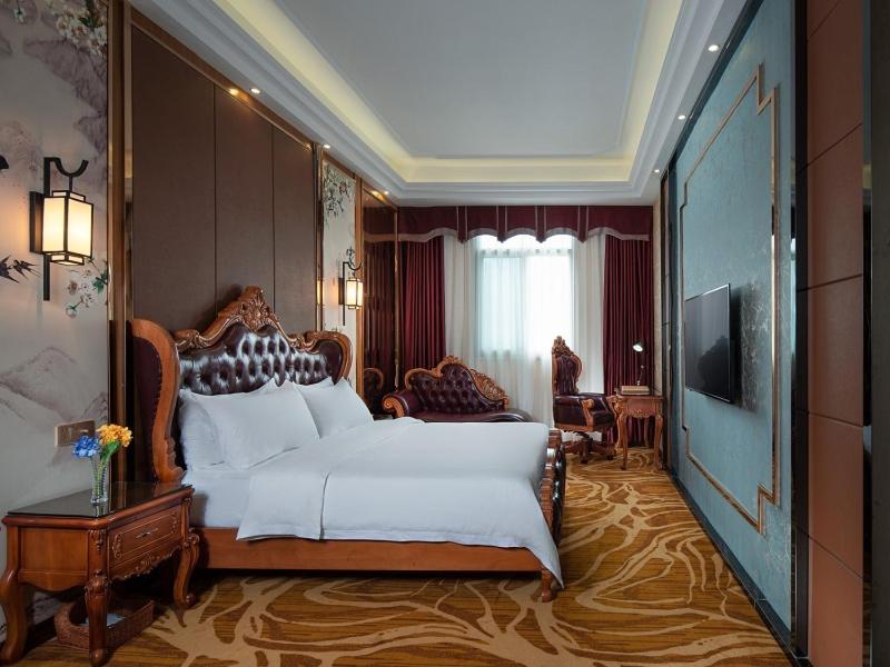 Vienna Hotel (Shantou Chaoyang Mianxi Road) 13/30
