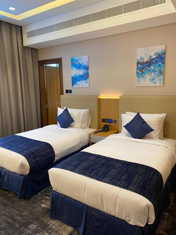 Al Hayat hotel 25/40