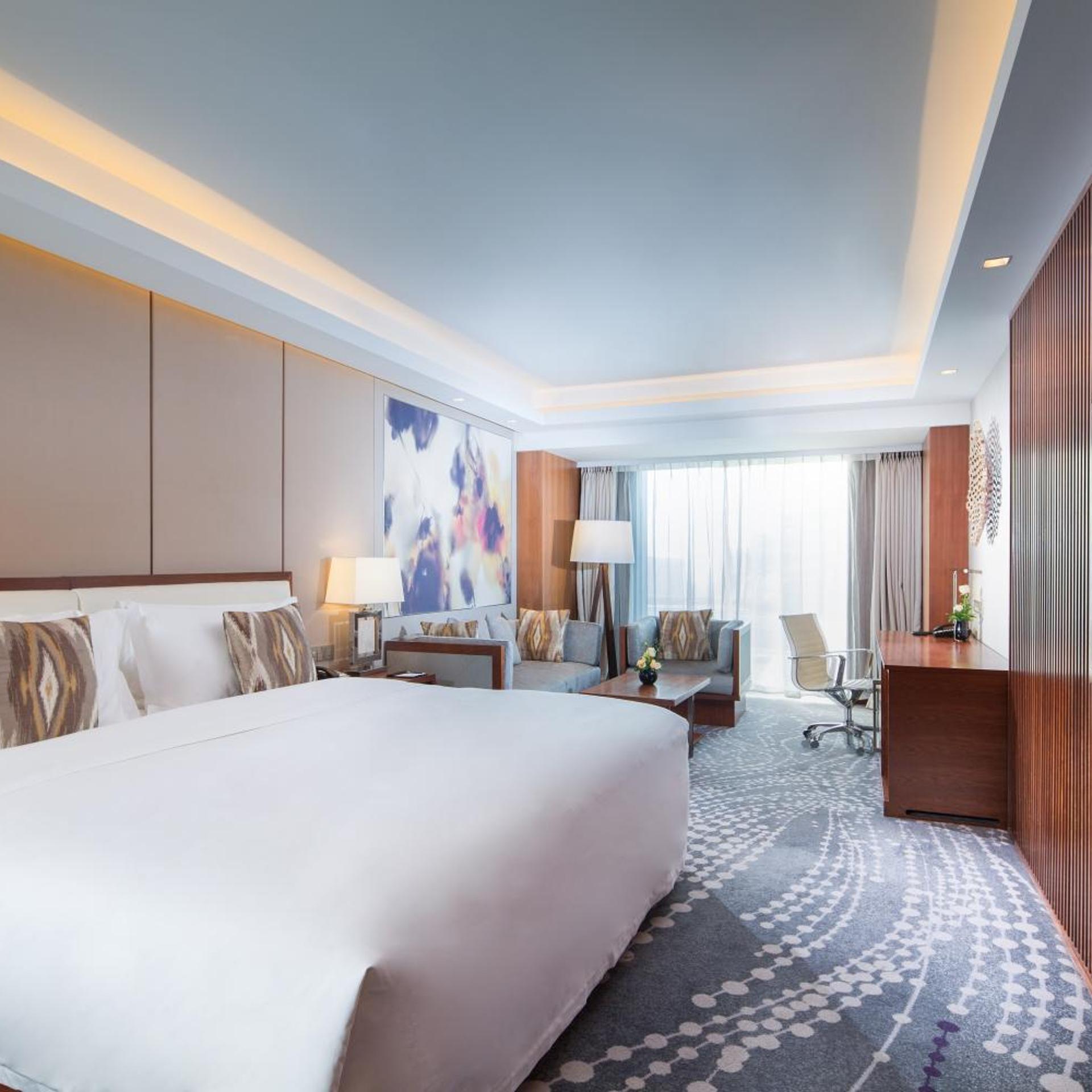 Premium, King Bed, City View, Club Floor