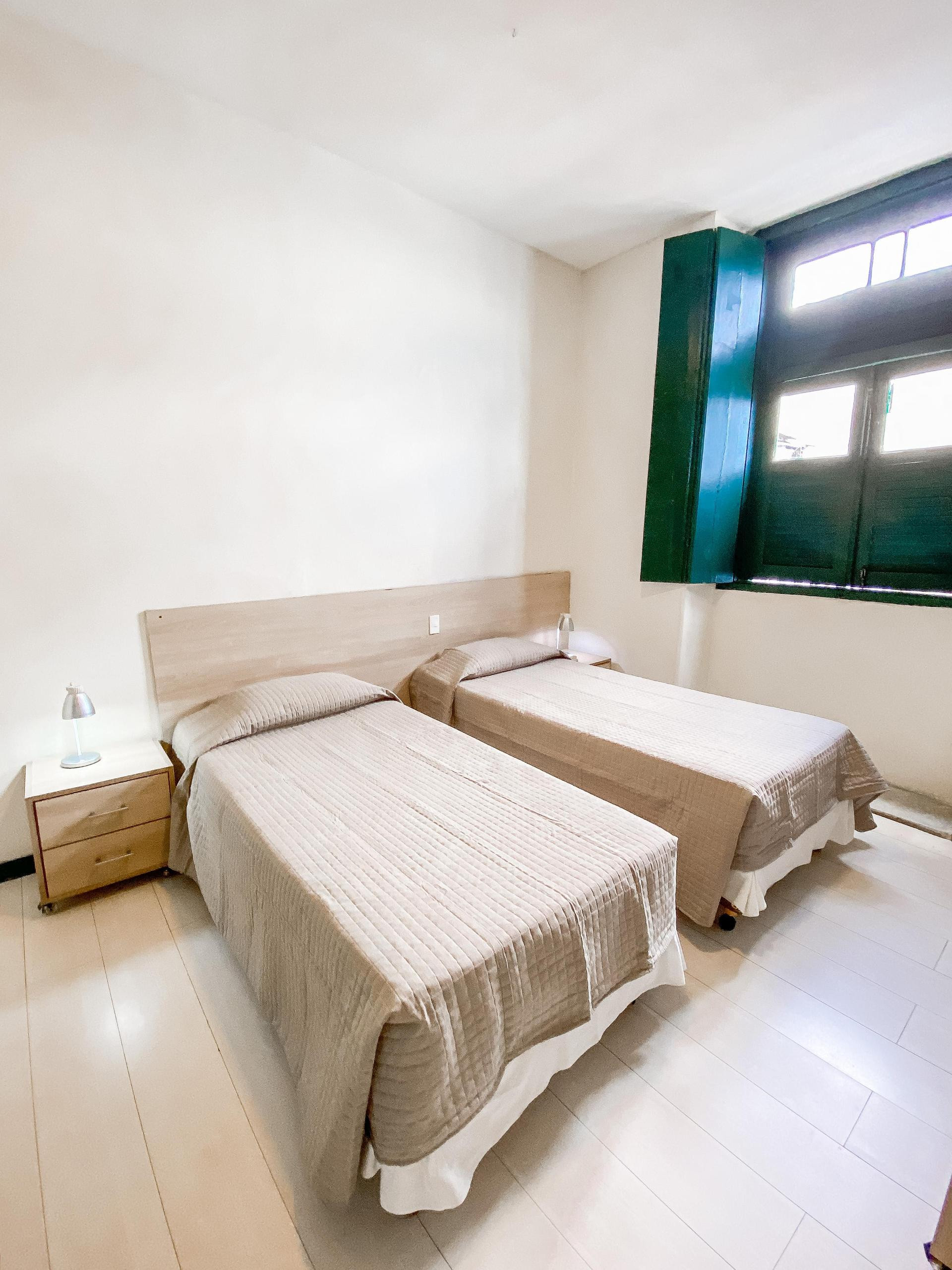 Standard, Twin Beds, Street View