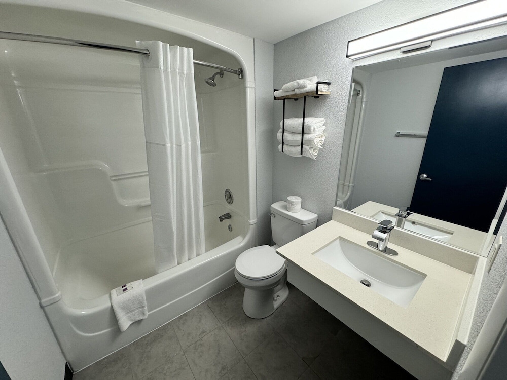 Studio6 Suites East Syracuse, NY - Airport 42/43