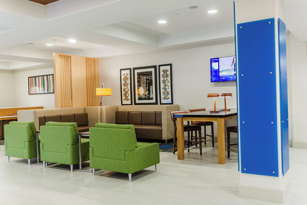 Holiday Inn Express Hotel and Suites Greenville 42/64