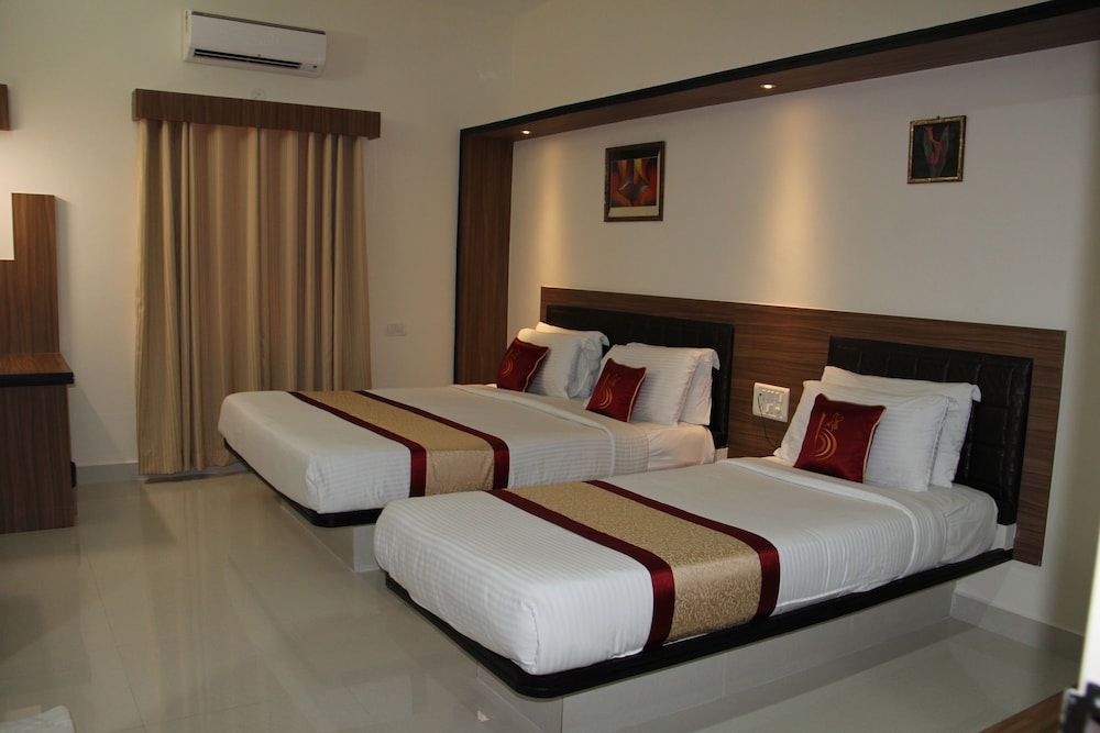 HOTEL GRAND BEE 29/50