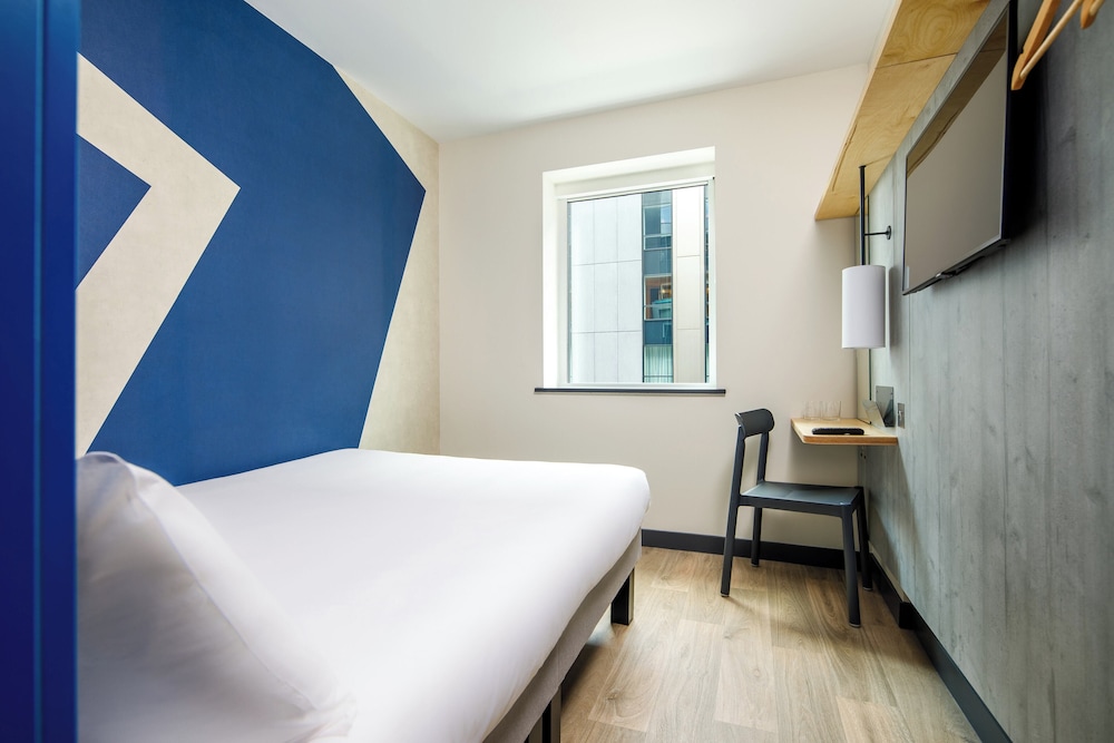 ibis budget Manchester Airport 9/48
