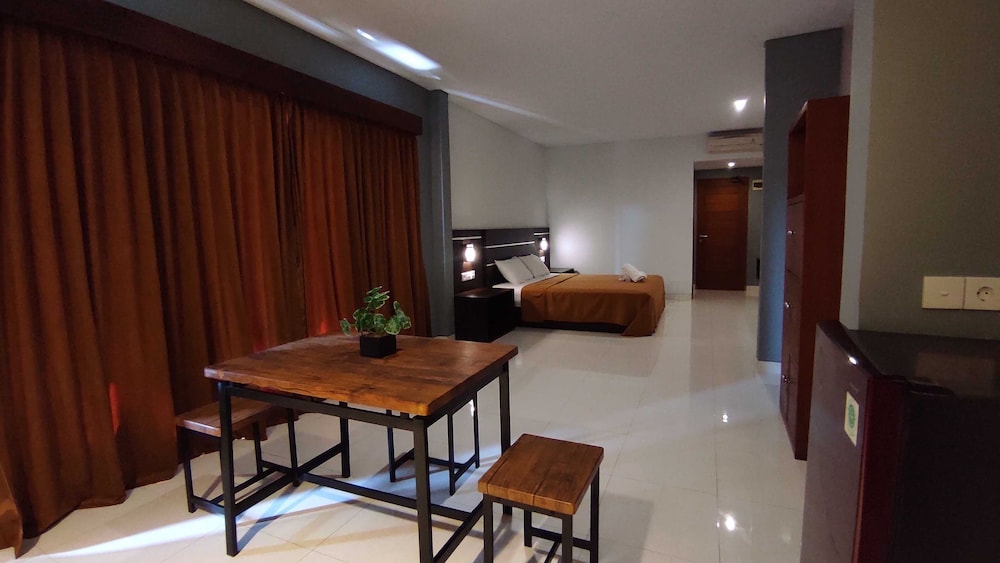 Gempita House 35/41