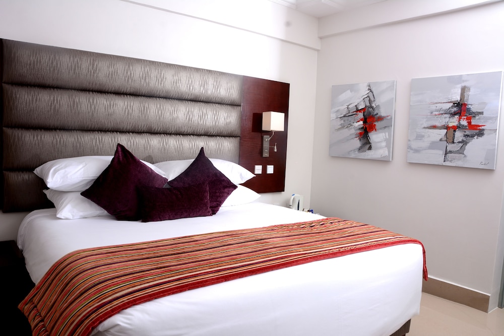 EXECUTIVE, SUITE