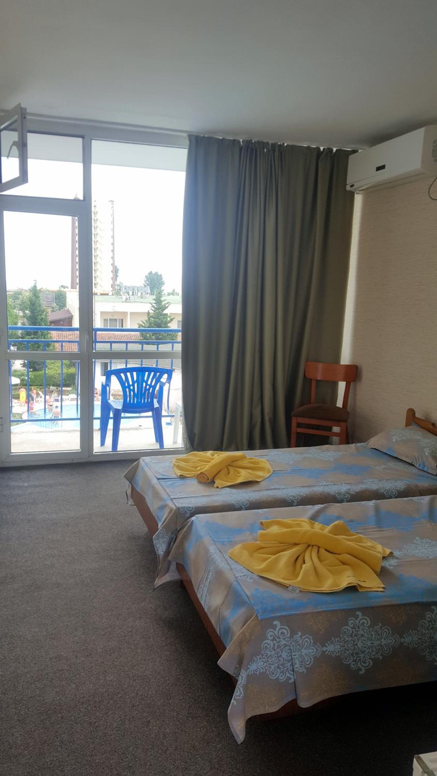 Balaton Hotel 12/52