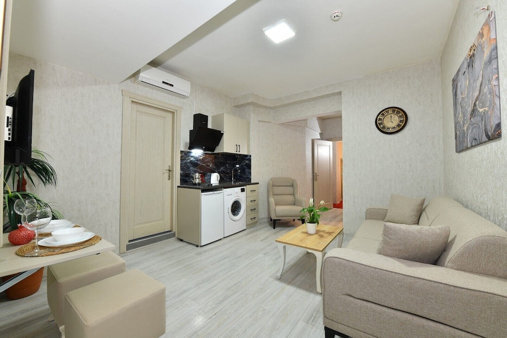 Sea Moon Hotel 35/50