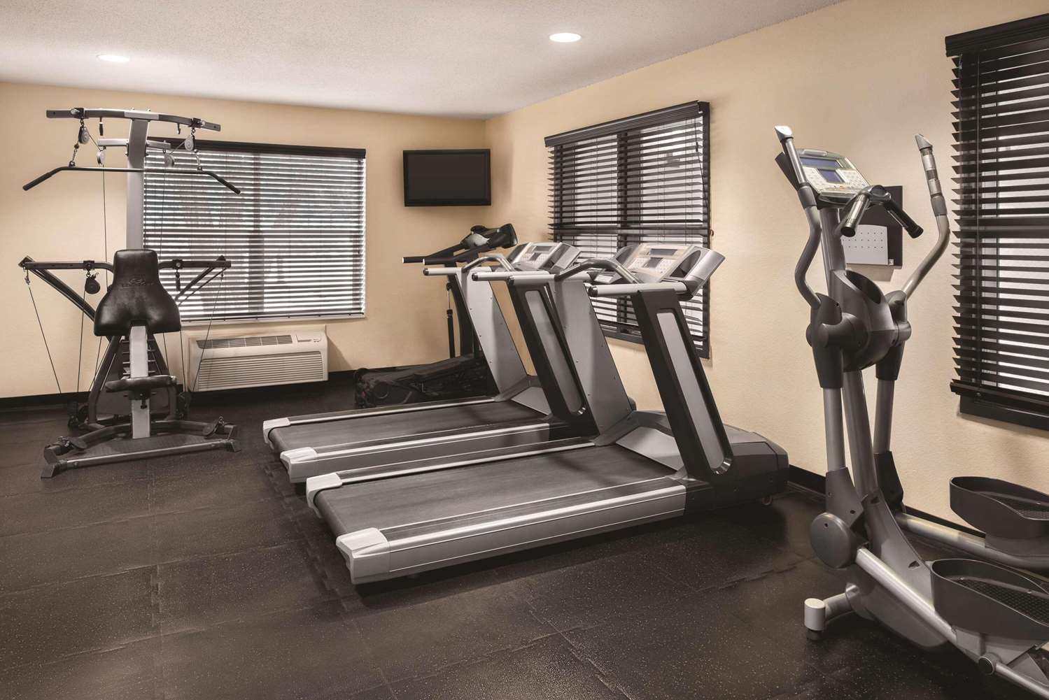 Country Inn and Suites By Radisson Cottage Grove MN 13/32
