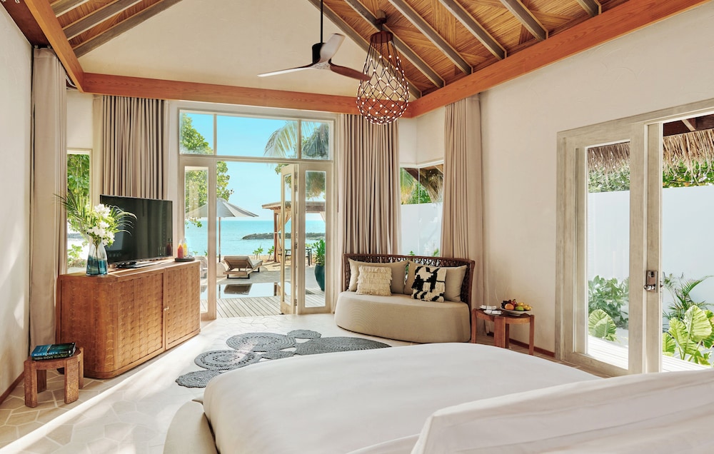 Sunrise, Beach Villa, King Bed, Private Pool