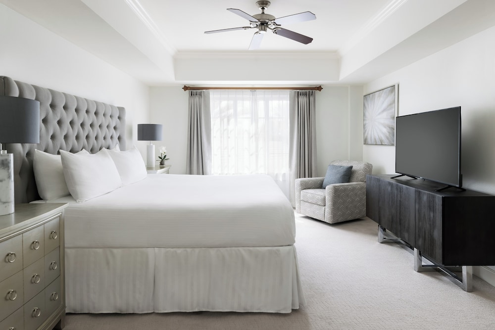 1 Bedroom, Estate, Grand, Suite, 1 King and 2 Double Beds, Queen Bed