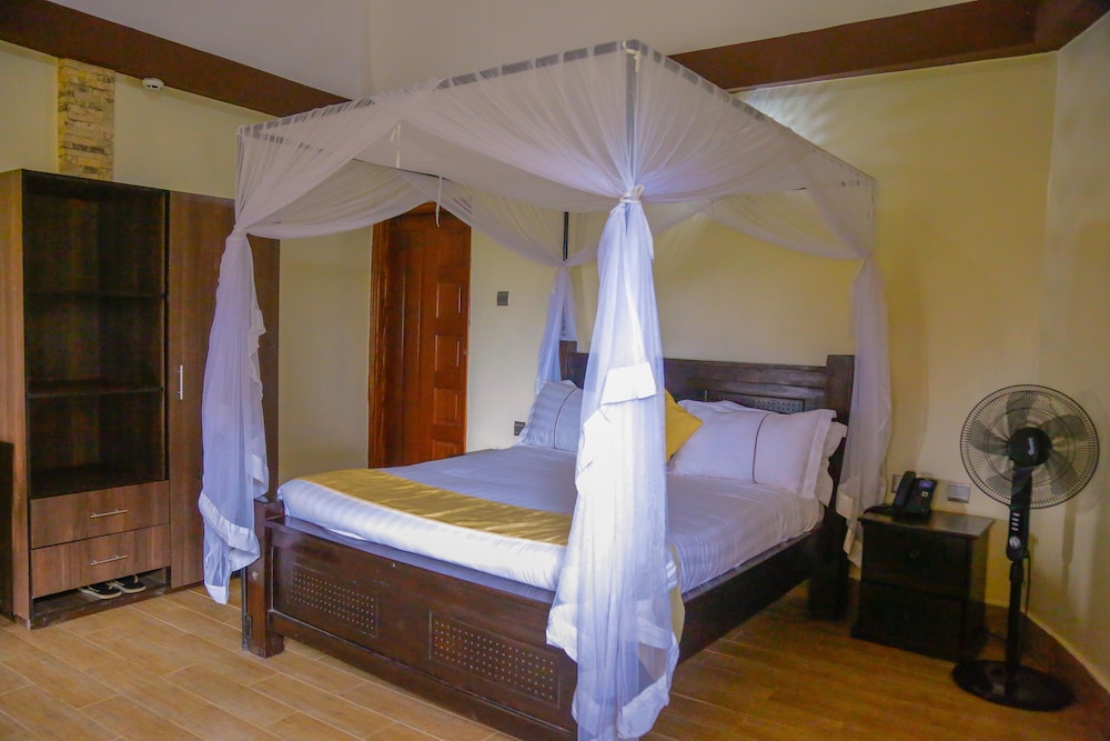 Nokras Riverine Hotel & Spa 9/34