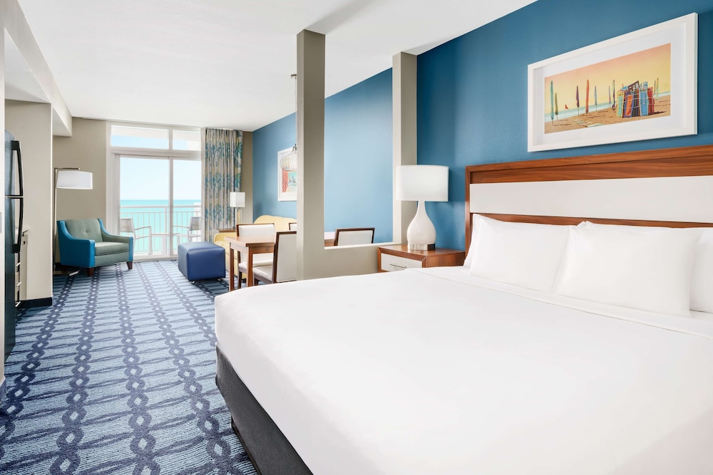 SUITE, QUEEN BED, PARTIAL OCEAN VIEW, ACCESSIBLE