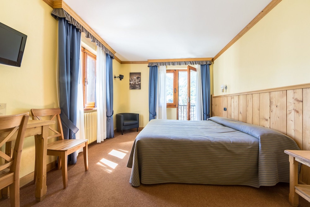Hotel Crampon 12/69