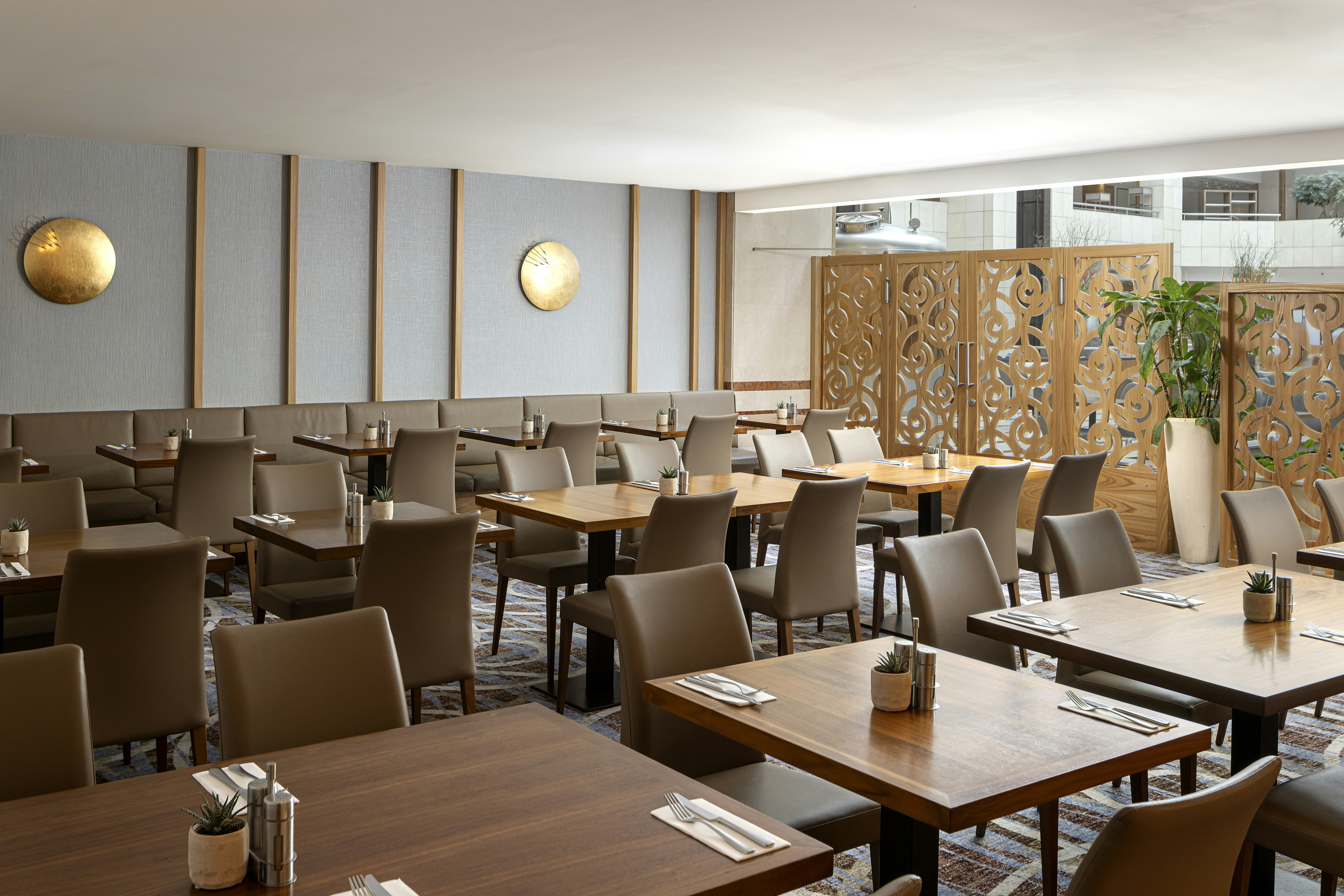 Hilton Prague Atrium 62/84