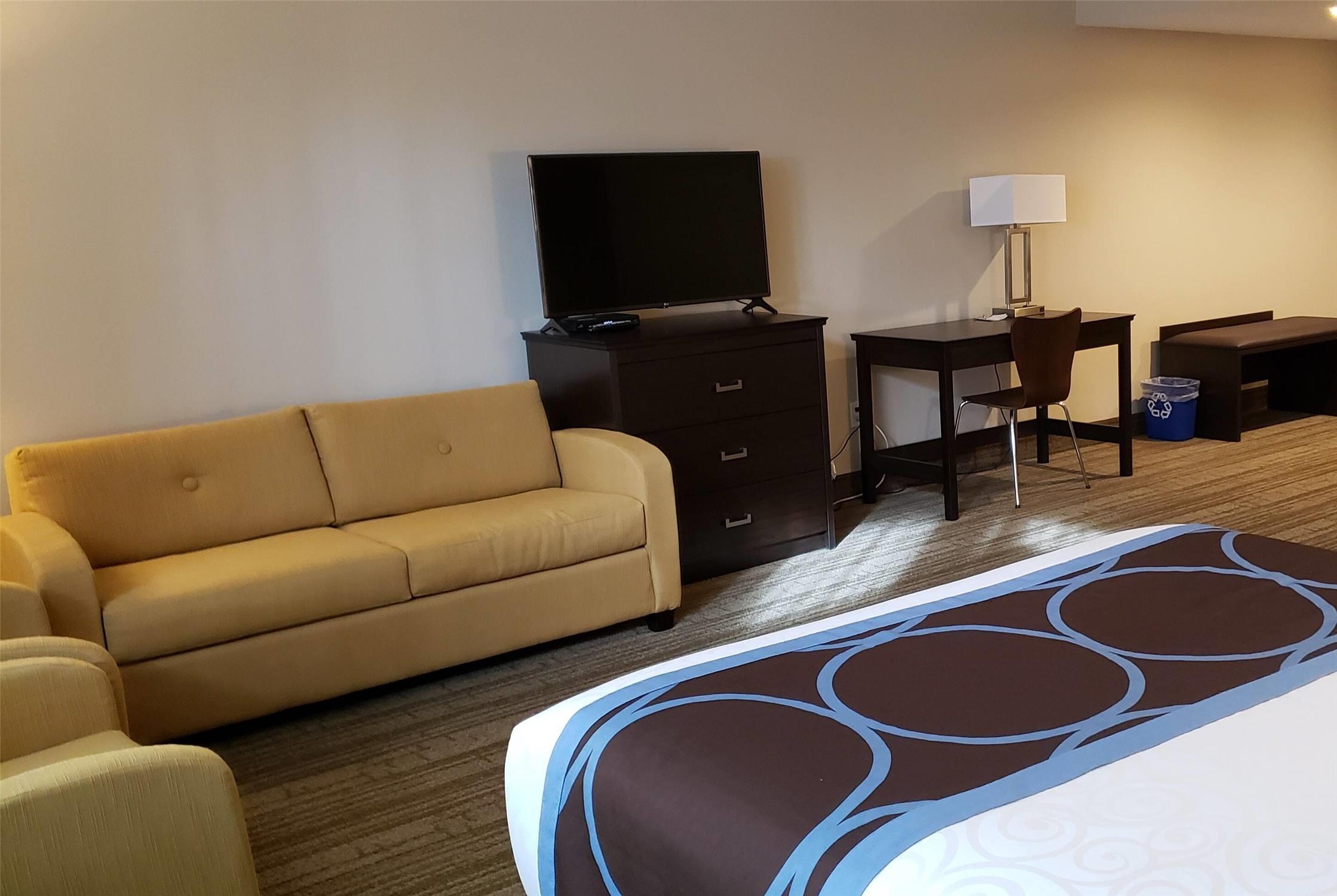 Super 8 By Wyndham Spruce Grove 10/11