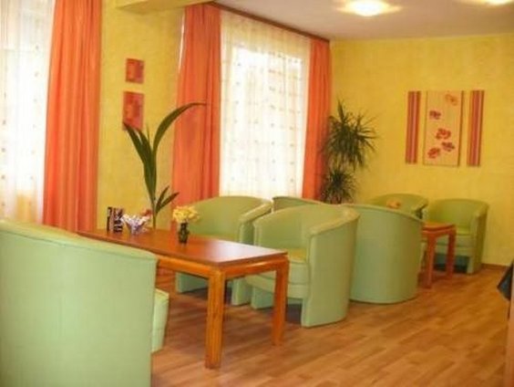 Palitra Family Hotel 25/35