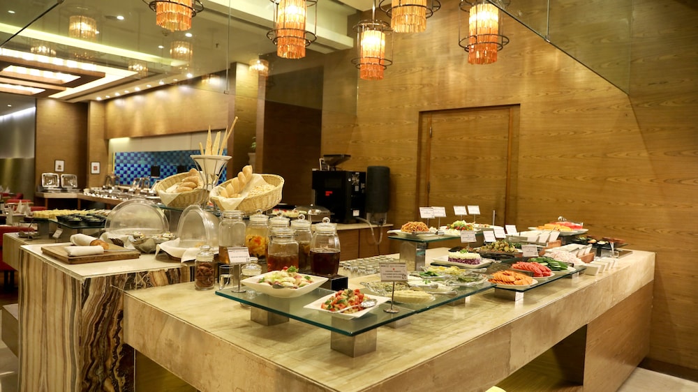 Royal Orchid Jaipur 40/62