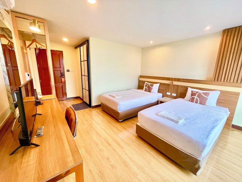 Ton Thong Resort Hotel 8/40