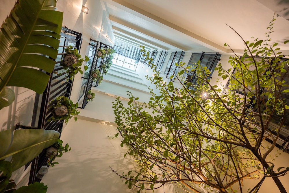 Le Parfum Apartment & Hotel 47/50
