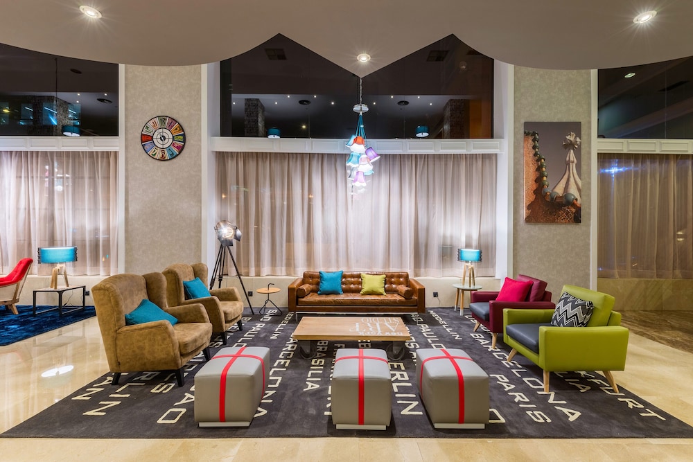Innside by Melia Barcelona Apolo 55/75