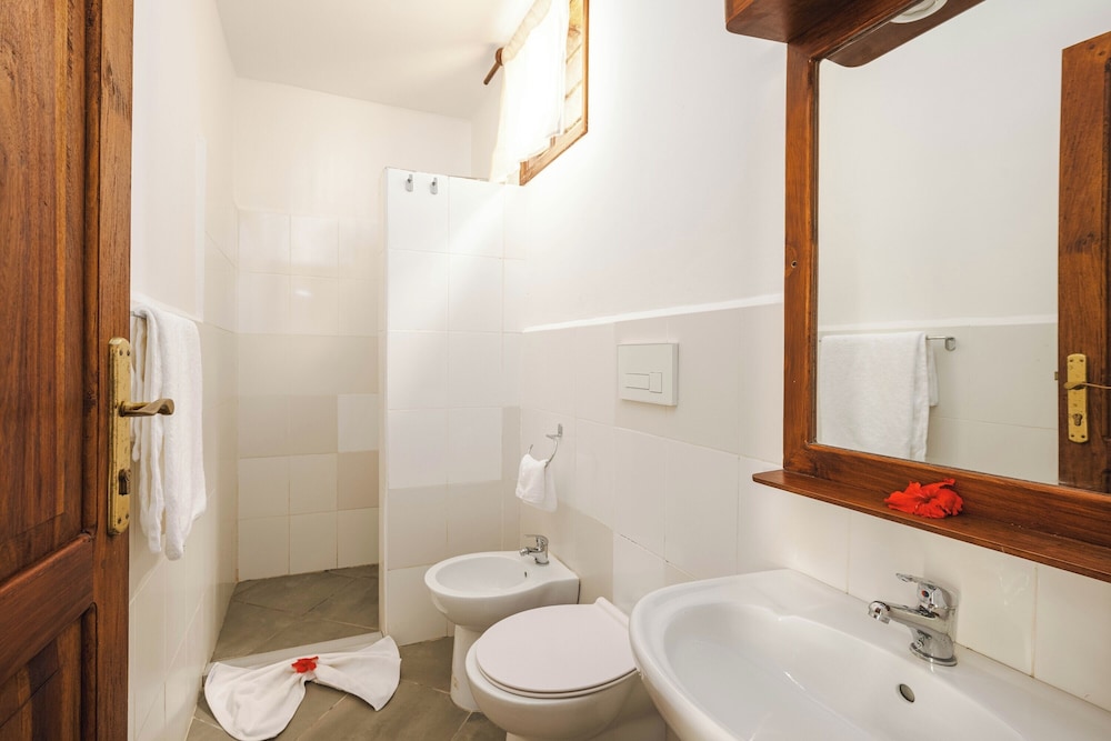 Blackstone Beach Resort 37/40