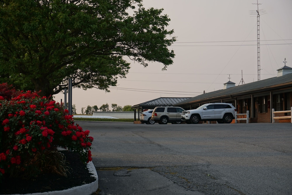 Harvest Drive Family Inn 59/68