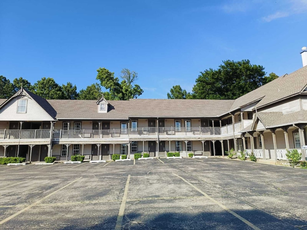 Victorian Inn 3/27