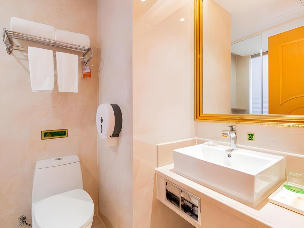 Vienna Hotel (Shenzhen Shanglilang Metro Station) 60/60
