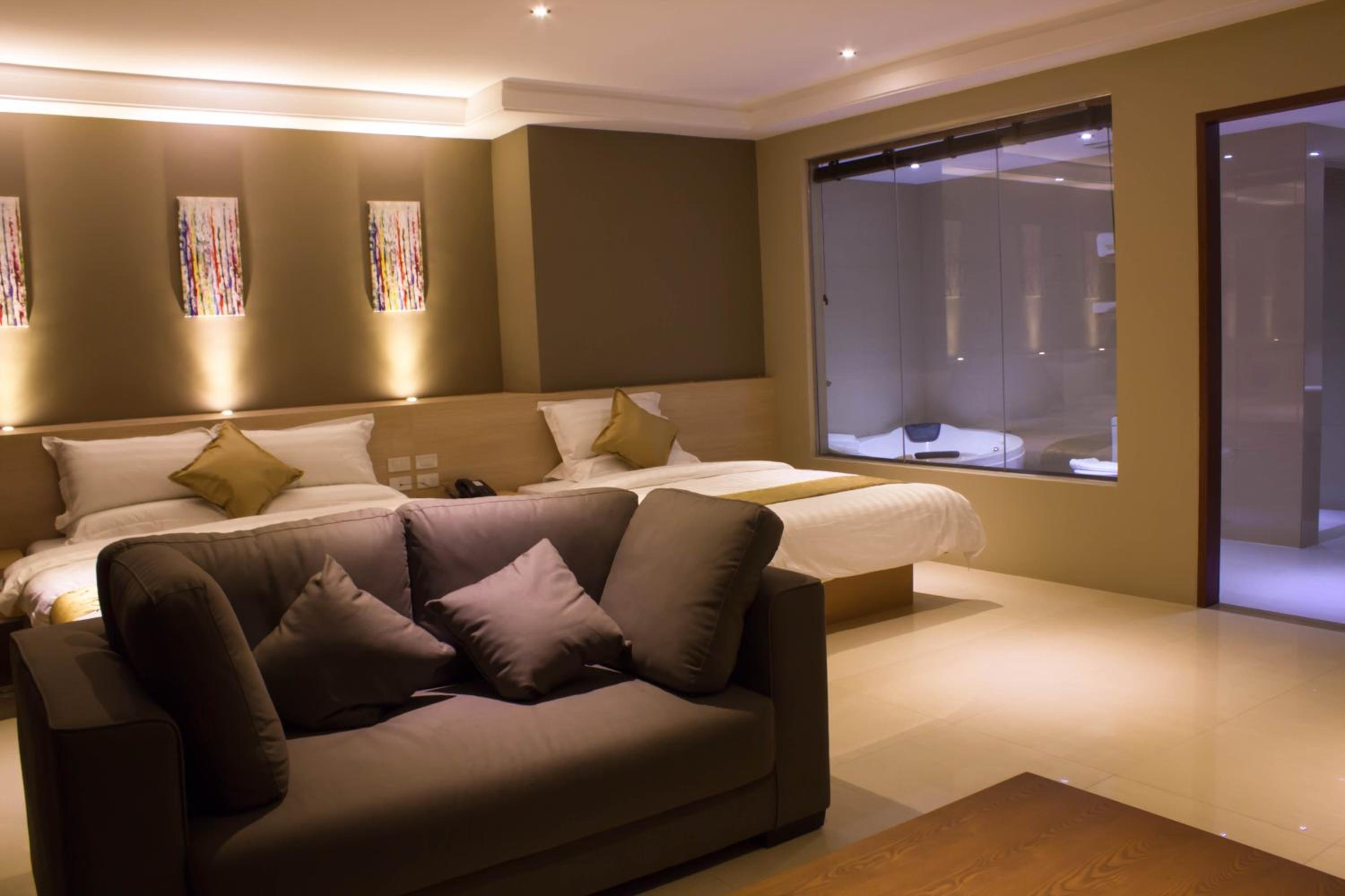 Dela Chambre Hotel 30/51