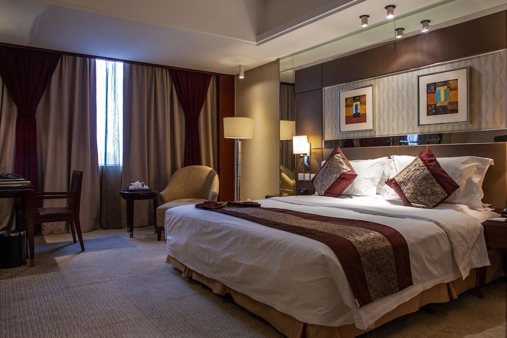 BUSINESS, KING BED