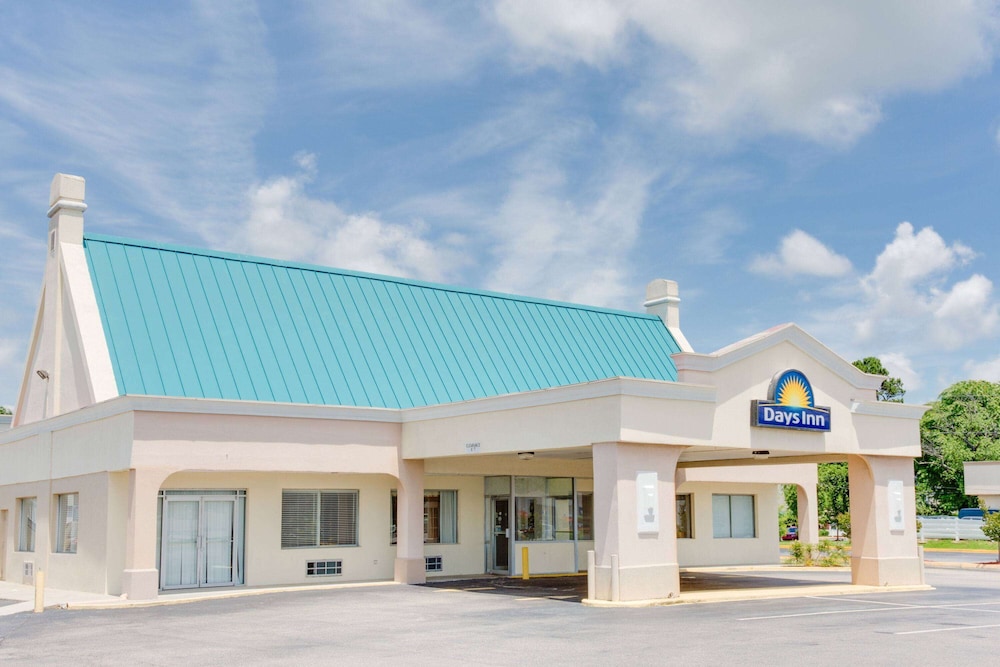 Days Inn by Wyndham Chester 1/18