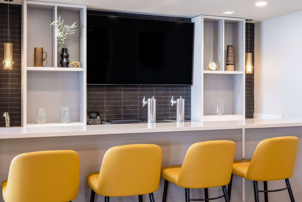 Microtel Inn & Suites by Wyndham Kanata Ottawa West 40/50