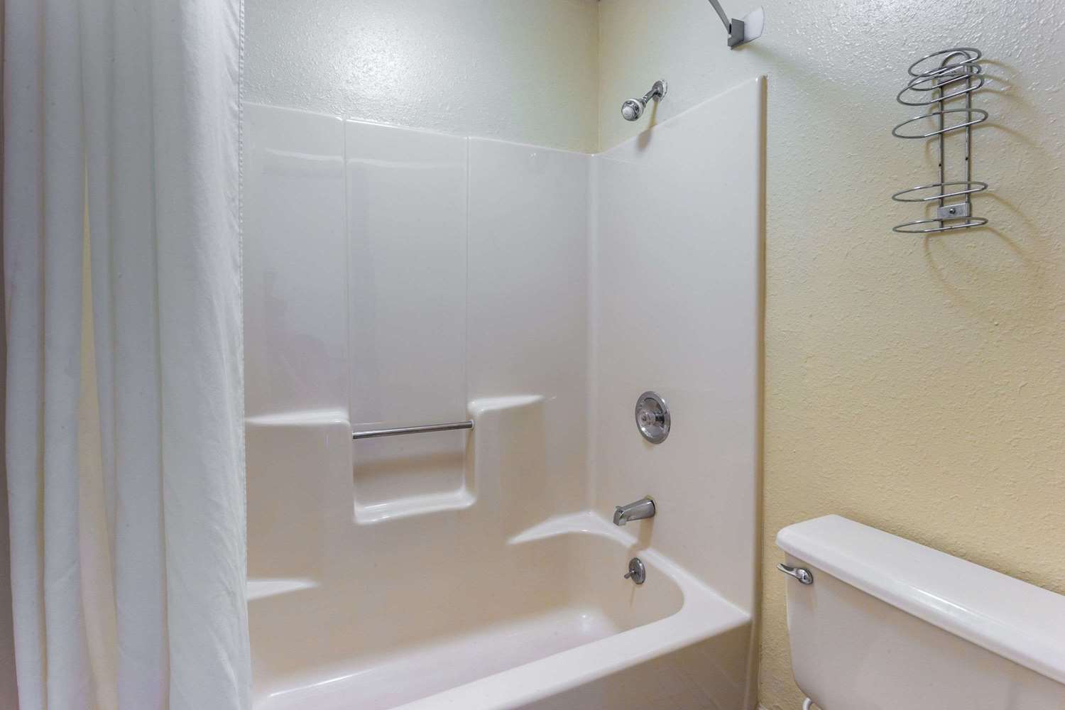 Super 8 By Wyndham Hartford Wi 5/8