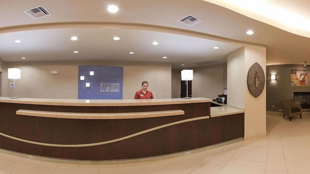 Holiday Inn Express Hotel Suites Zanesville North 8/66