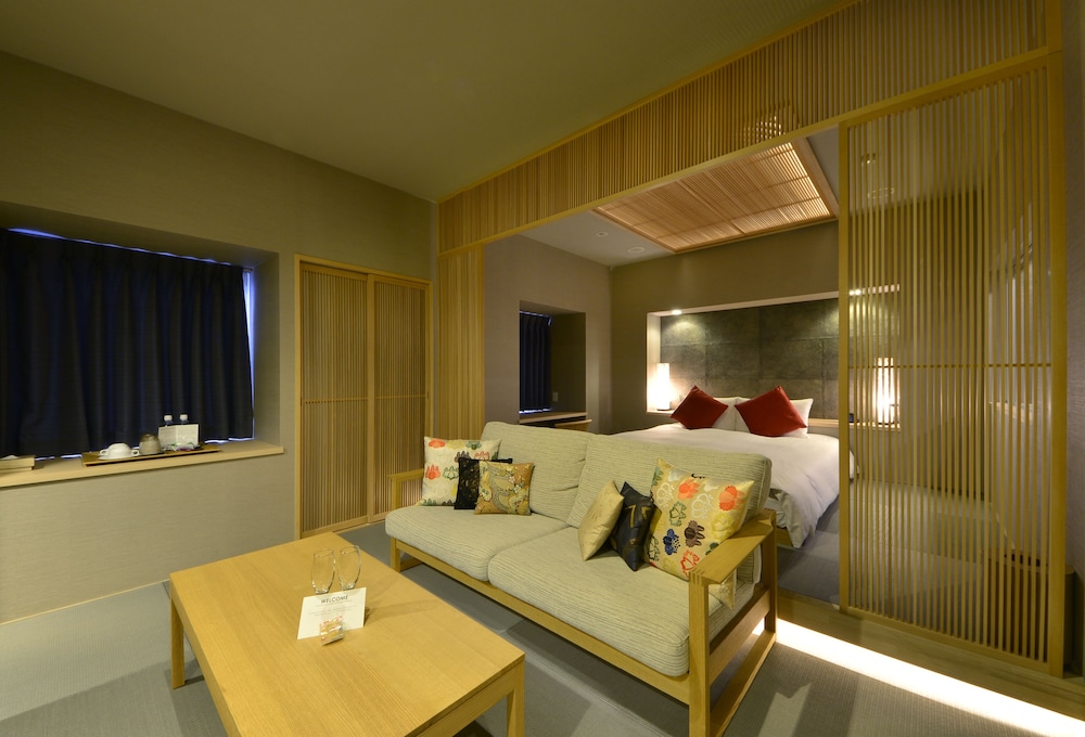 Roppongi Hotel S 35/75