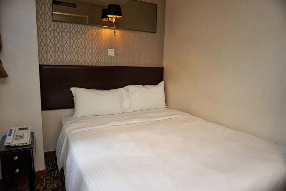 Lander Hotel Prince Edward 13/32