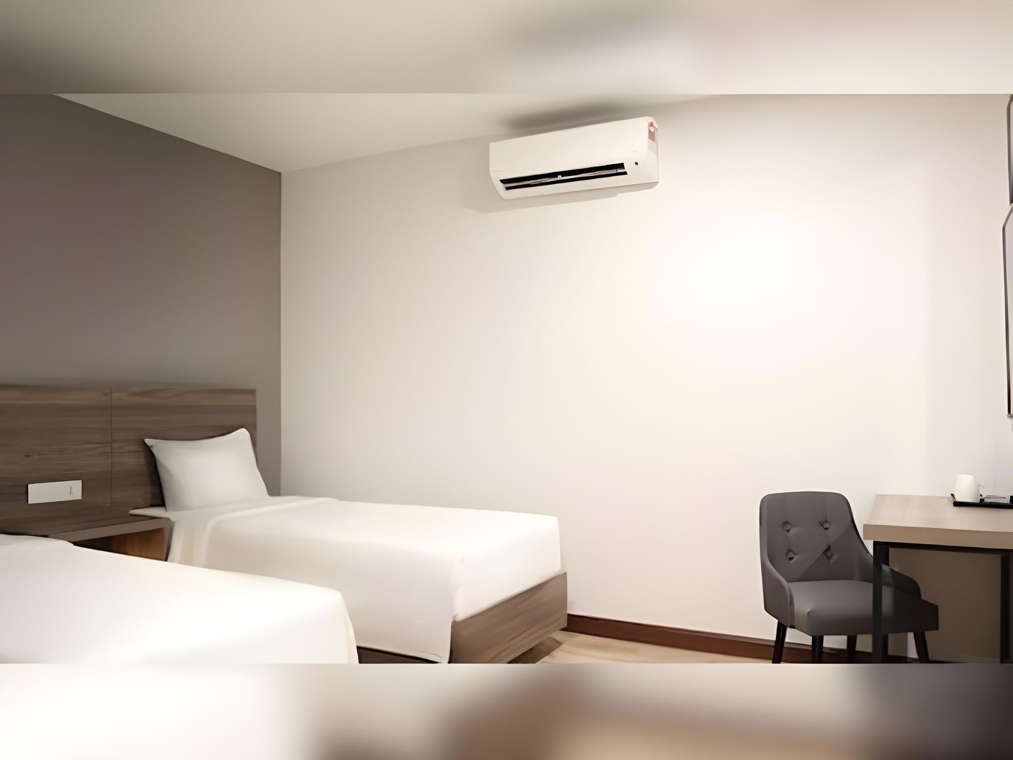 Superior, Double or Twin Bed, No Window
