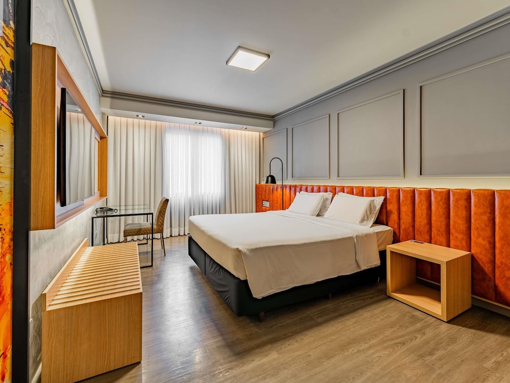 Grand Mercure Curitiba Rayon 15/50