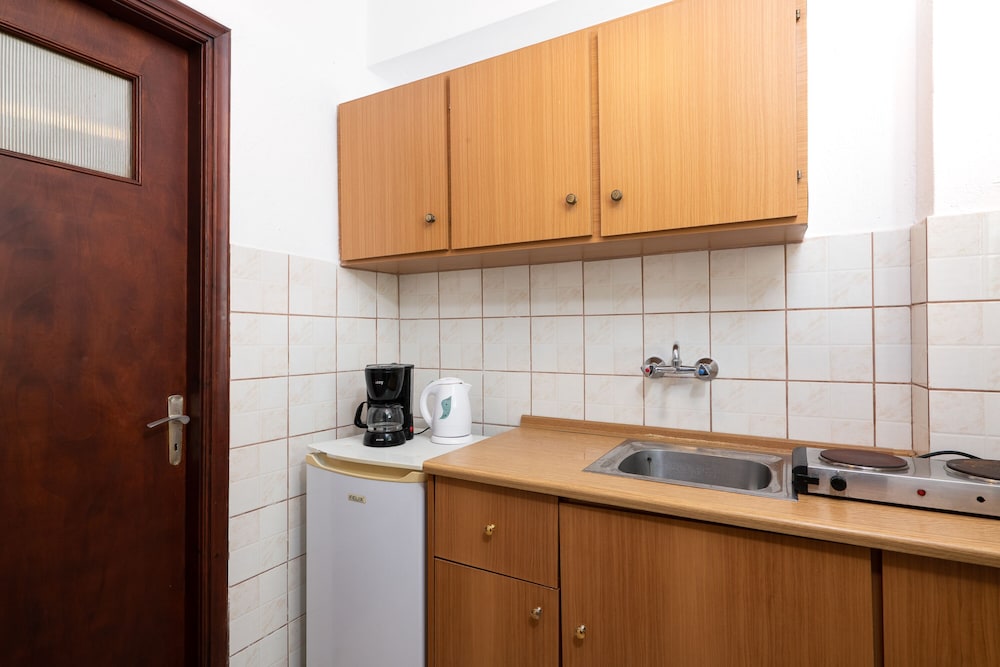 Dimitra Studios 32/33